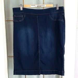 UltraSoft Knit skirt, size L (2 for $25)